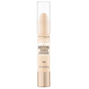Dream Brightening Creamy Concealer offre une couvrance moyenne à totale pour un fini lumineux.
