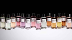 Parfum Dior Femme Collection Privée : Le Guide Ultime 2 Flacons épurés de la Collection Privée Christian Dior alignés avec élégance.